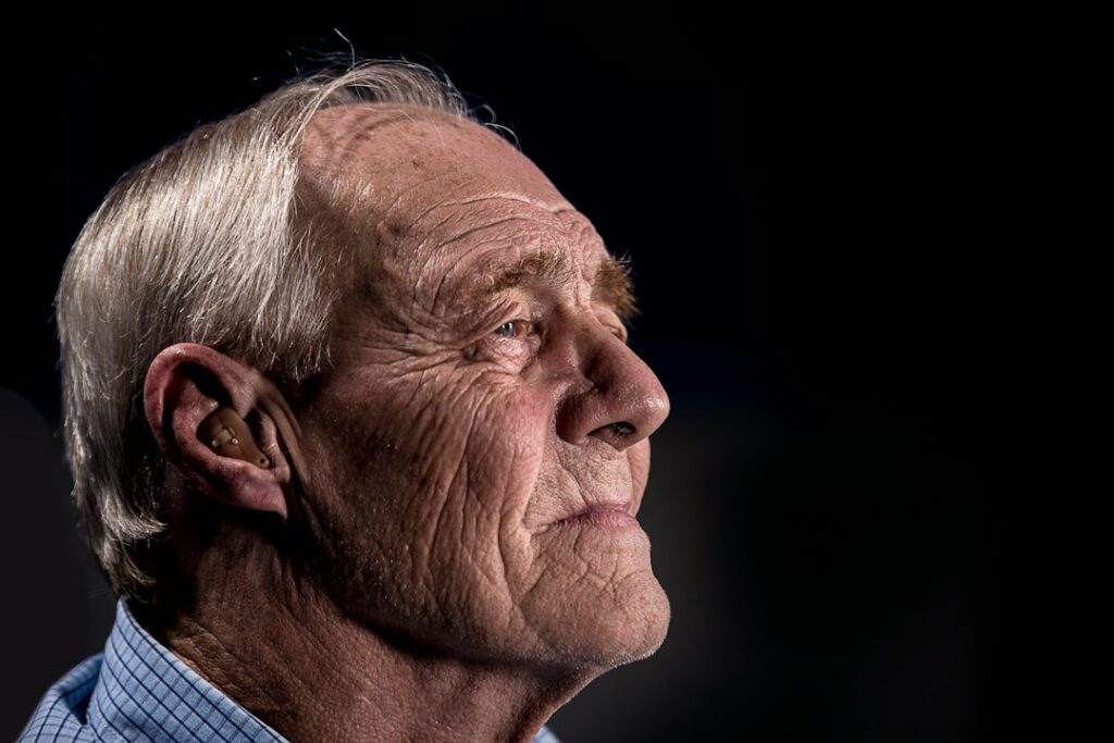 Gedicht voor een man van 70 jaar: inspiratie en tips voor de perfecte tekst